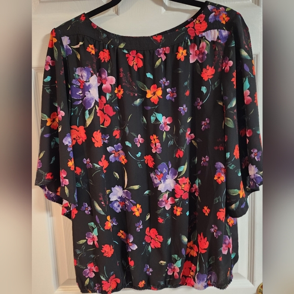 Reitmans Boatneck Blouse, Size XL, Red Floral & Black - Picture 3 of 5